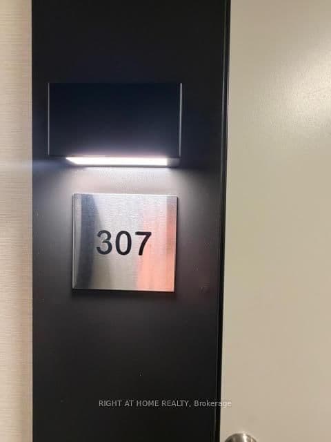 #307 - 6 DAVID EYER Road