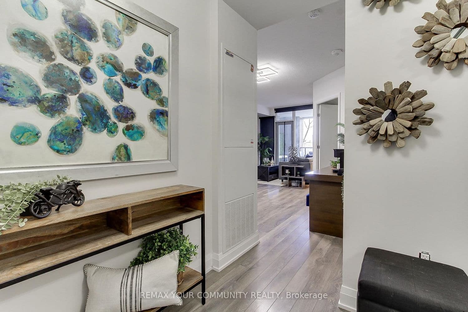 #204 - 4800 Highway 7