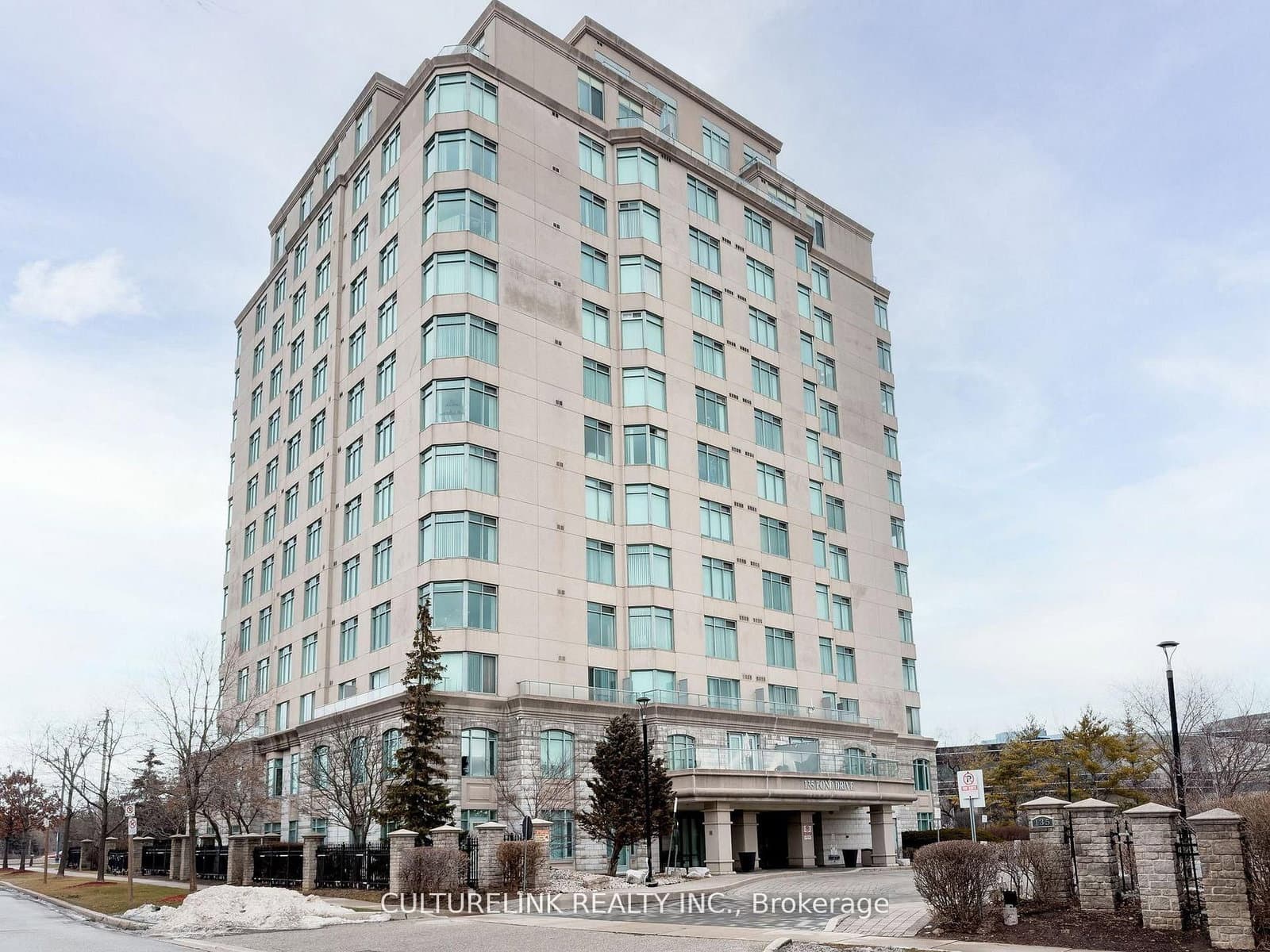 #Ph6 - 135 Pond Drive