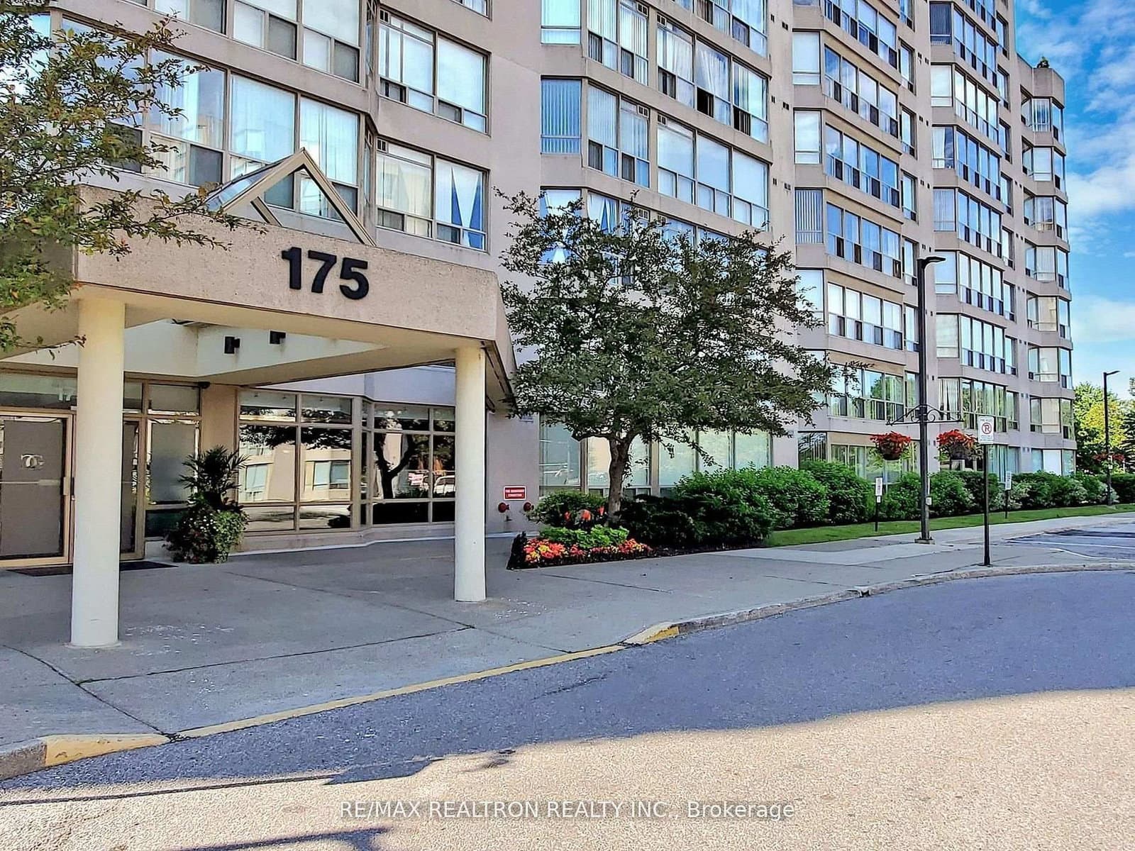 #208 - 175 Cedar Avenue
