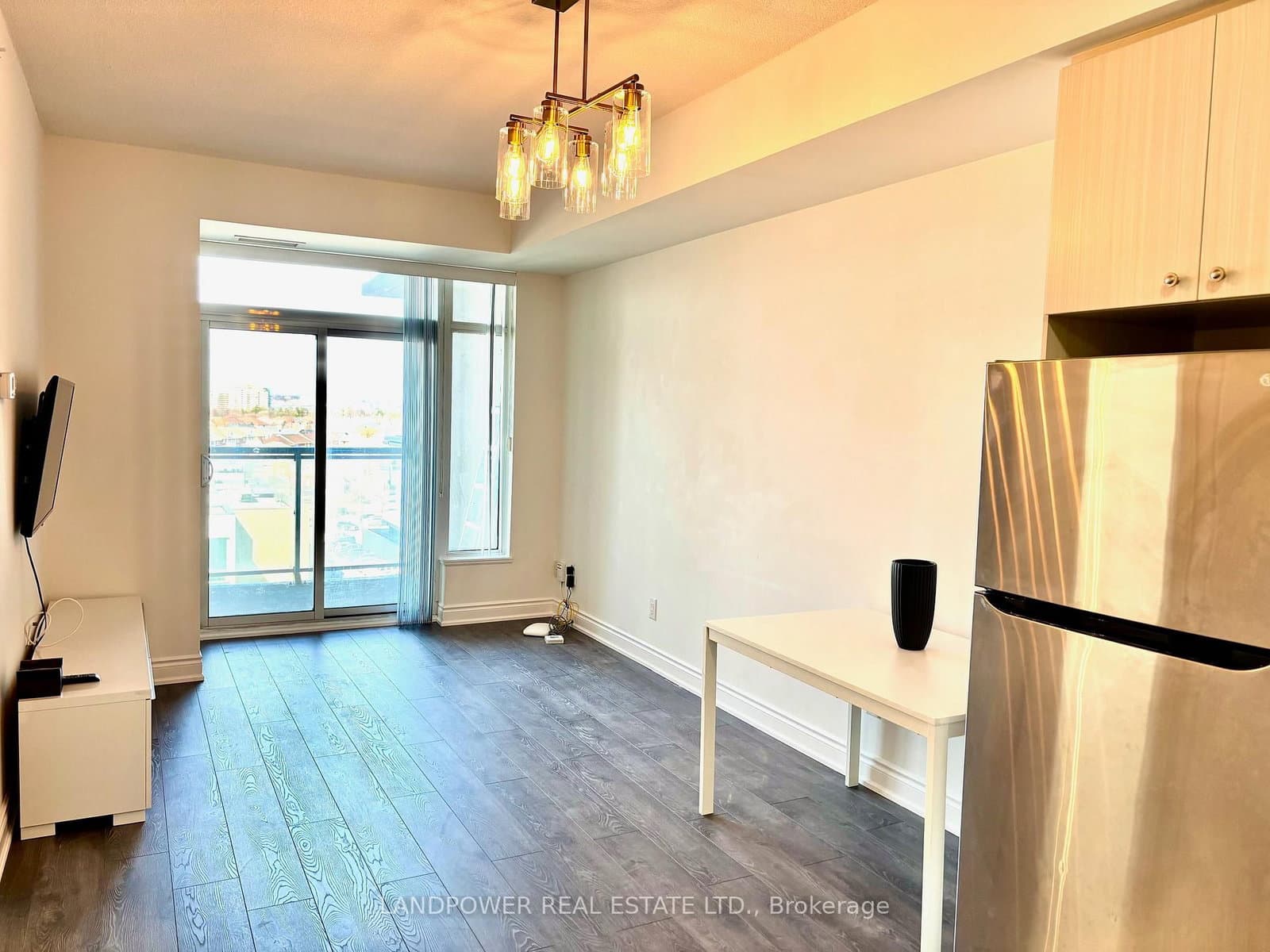 #903 - 8323 Kennedy Road