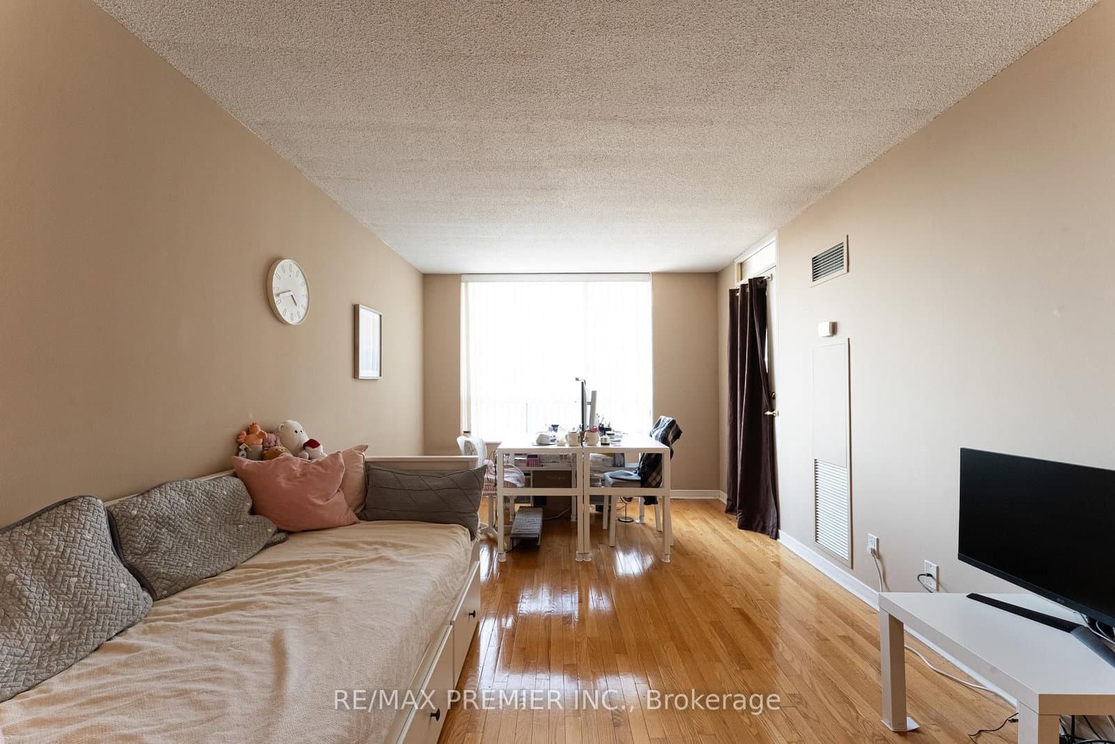 #504 - 19 Northern Heights Drive