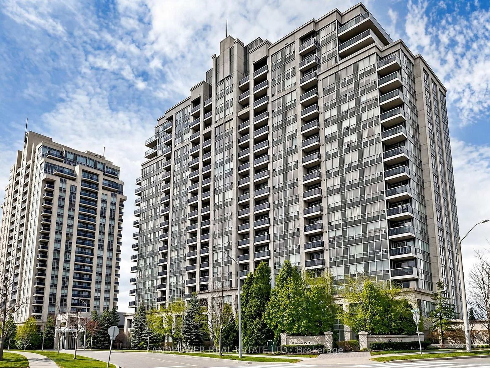 #1116 - 15 North Park Road