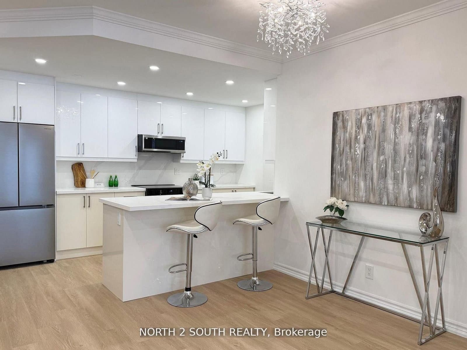 #PH27 - 32 Clarissa Drive W