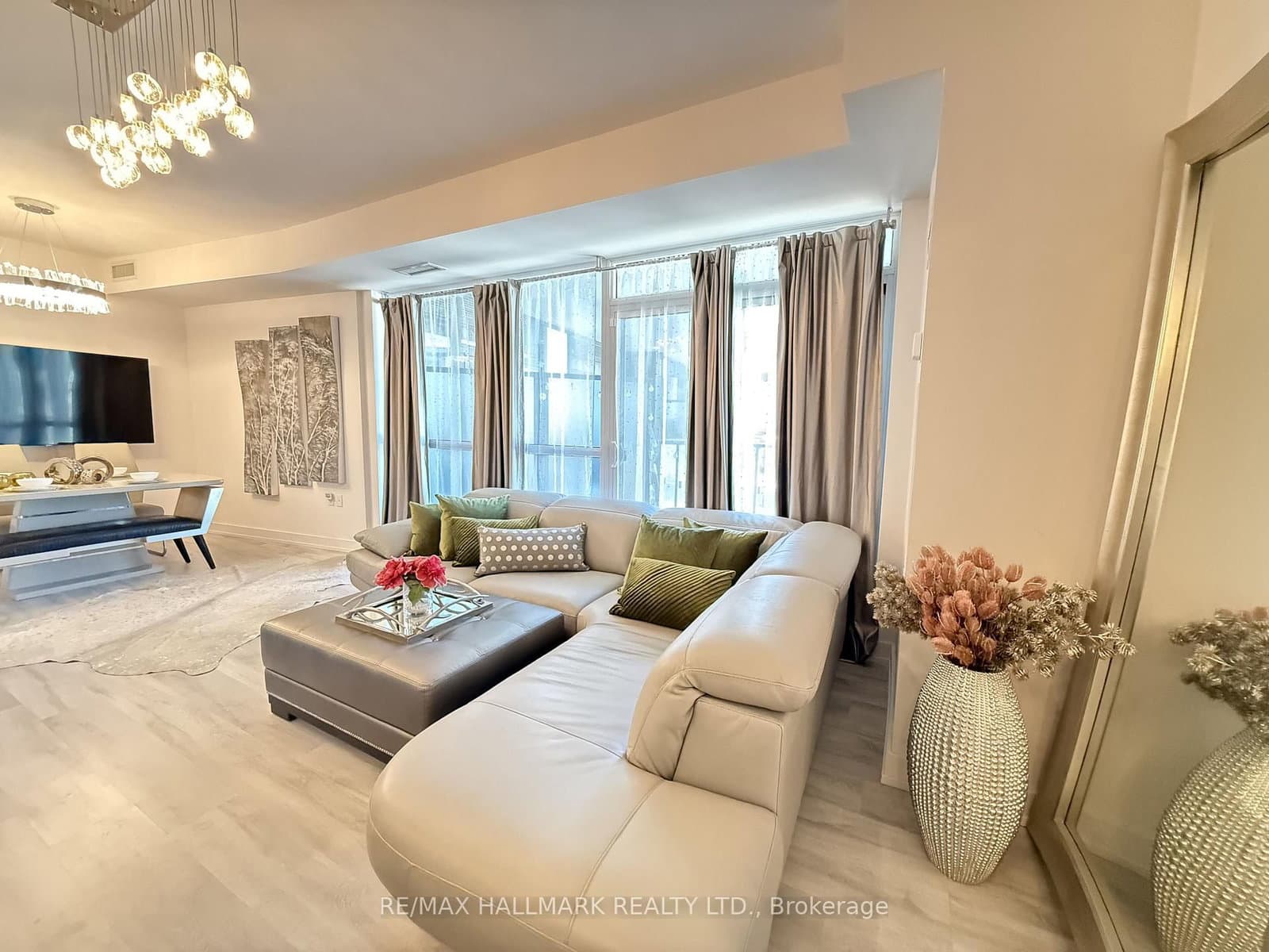 #225 - 375 Sea Ray Avenue
