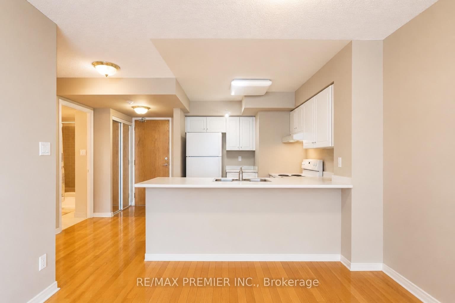 #504 - 19 Northern Heights Drive