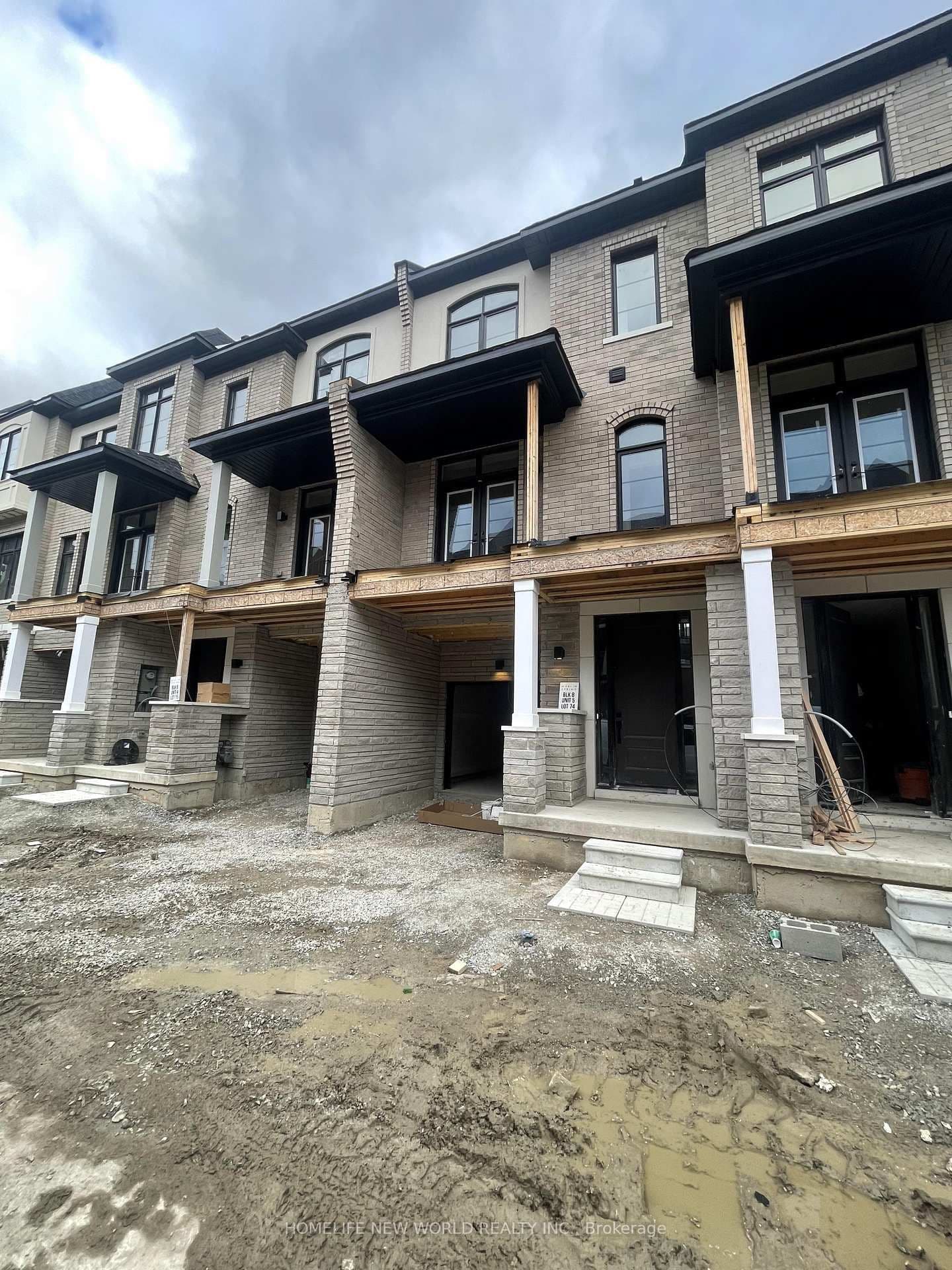 171 De La Roche Drive