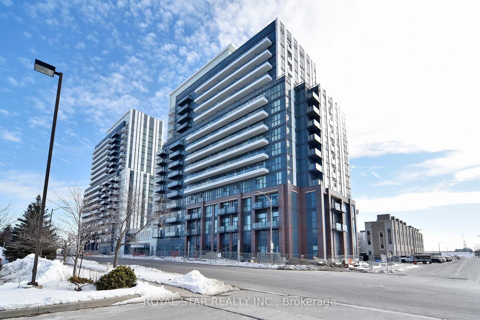 10 Honeycrisp Crescent, Unit 909