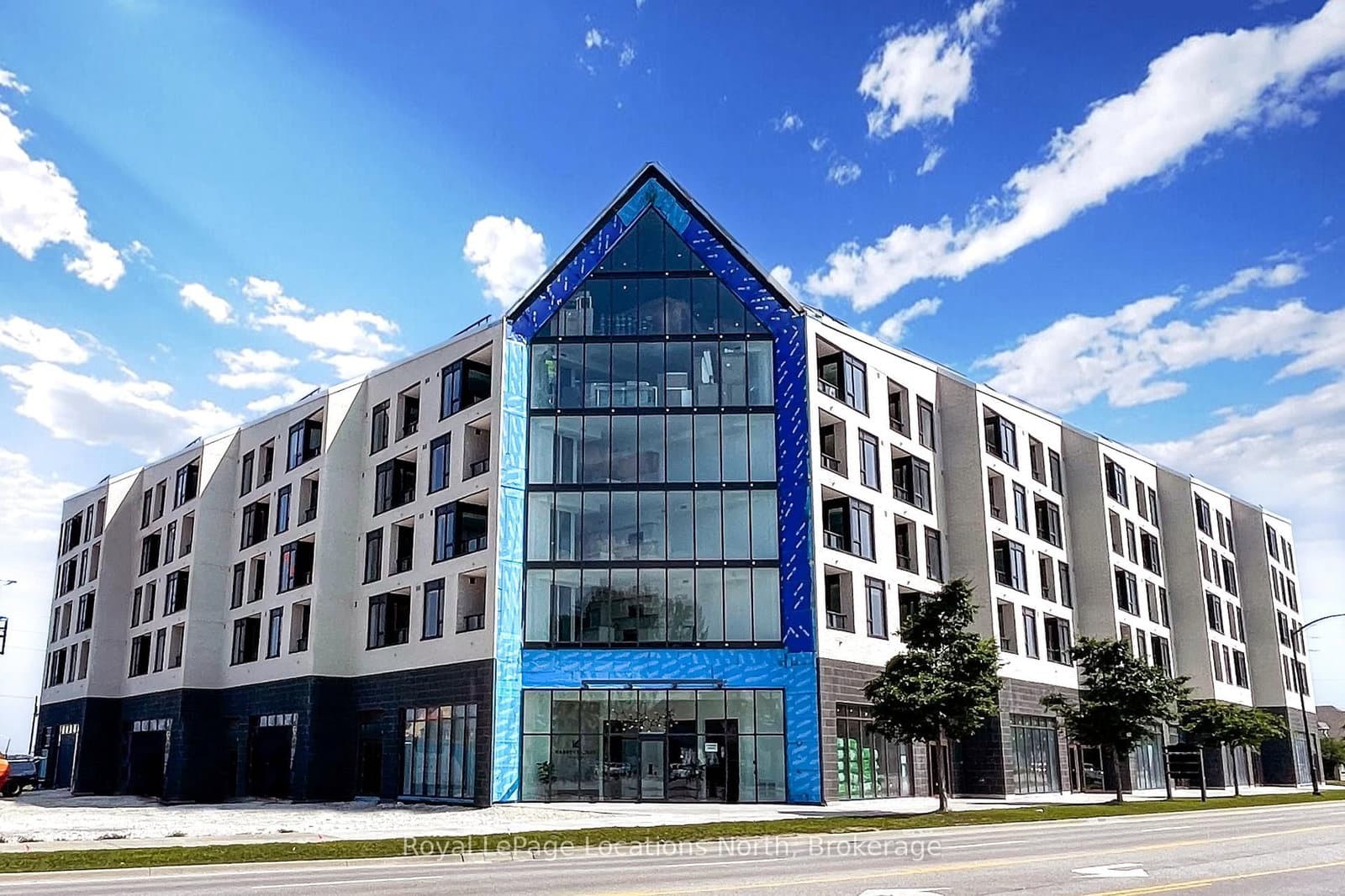 31 Huron Street, Unit 303