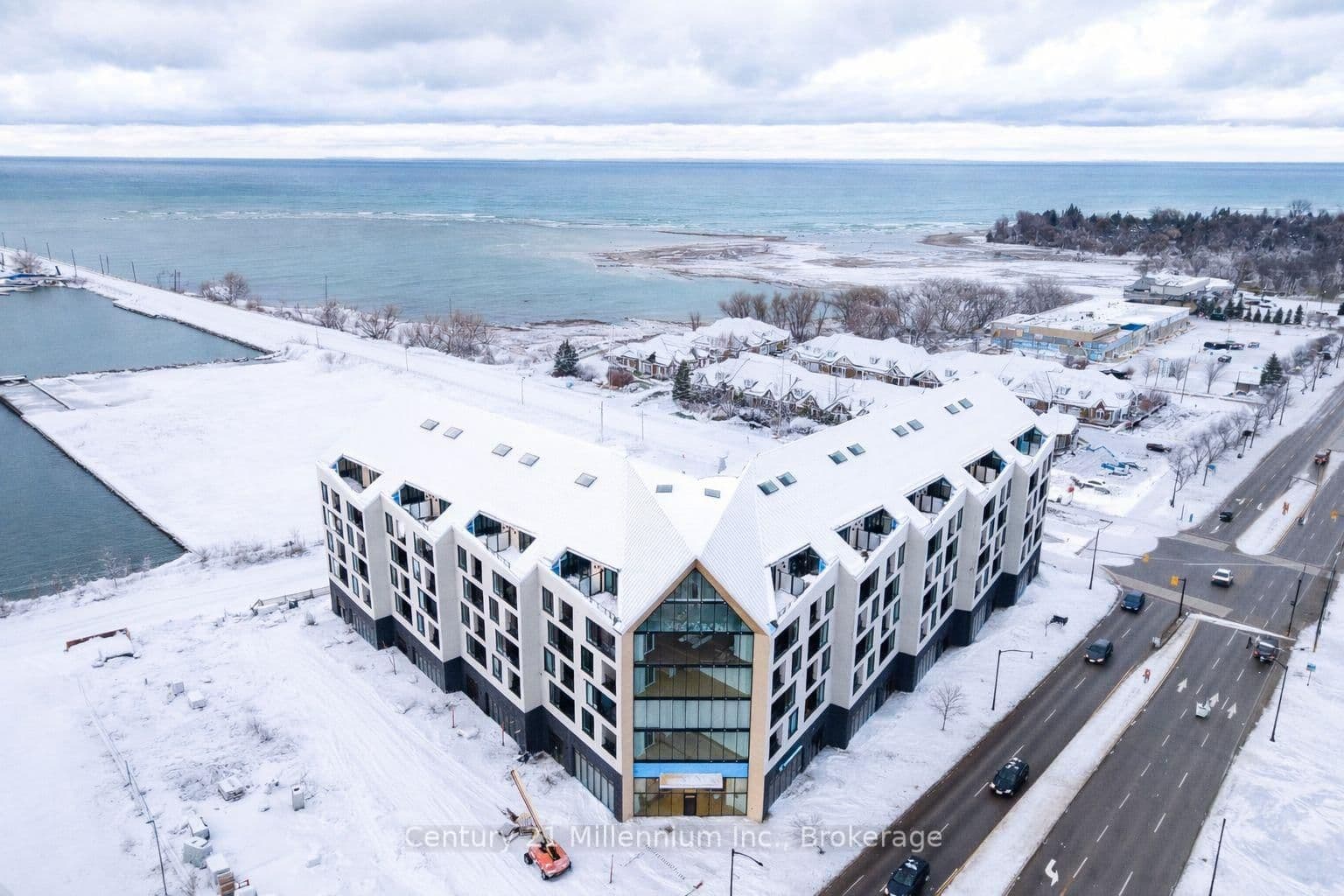 31 Huron Street, Unit 416