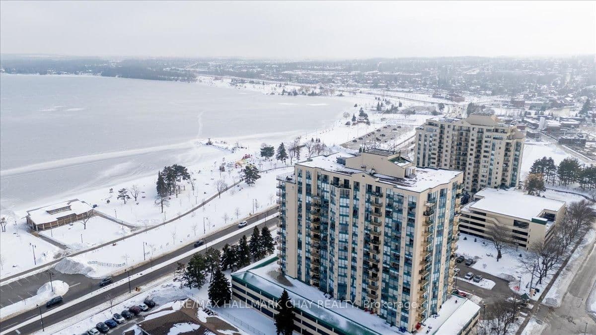 #602 - 65 Ellen Street