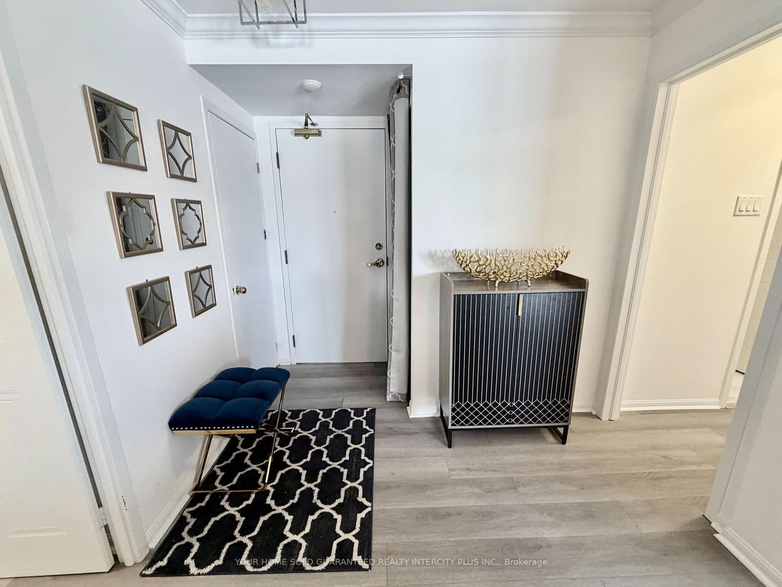 #704 - 75 Ellen Street