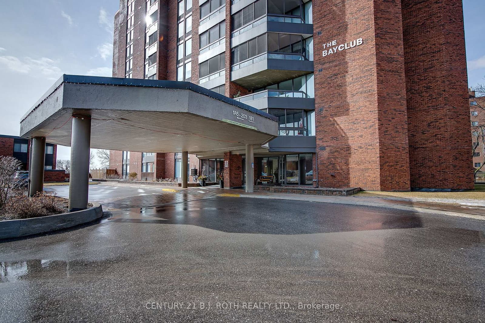 #301 - 181 Collier Street