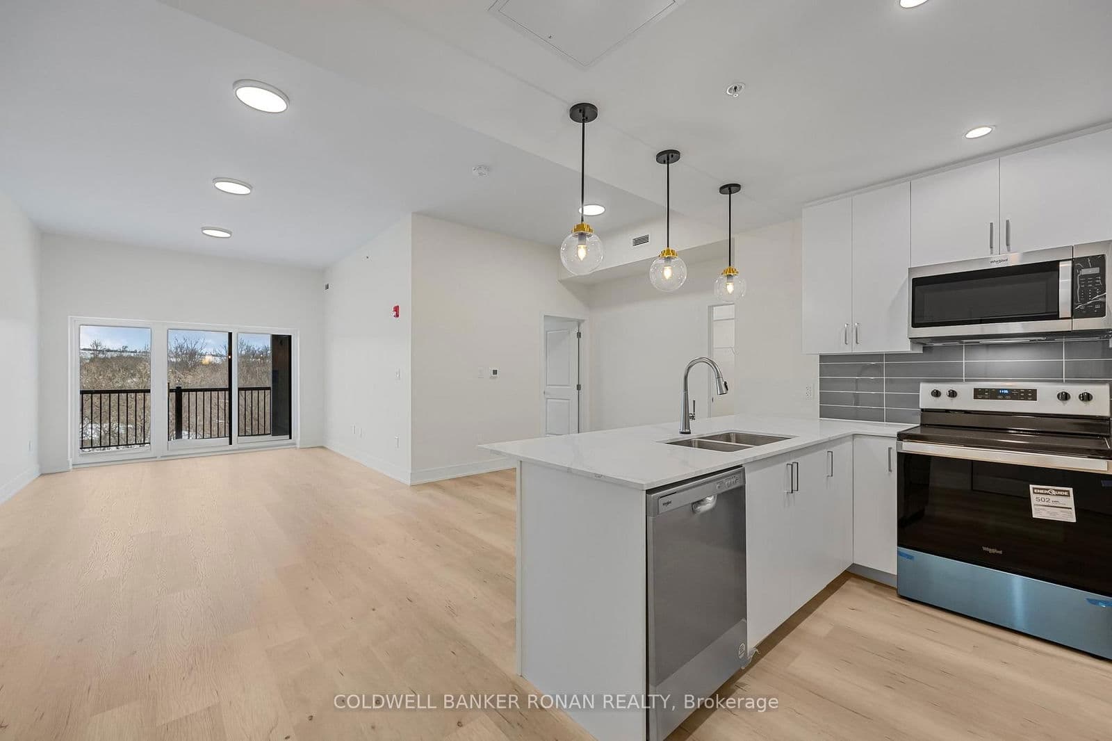 #404 - 121 Mary Street