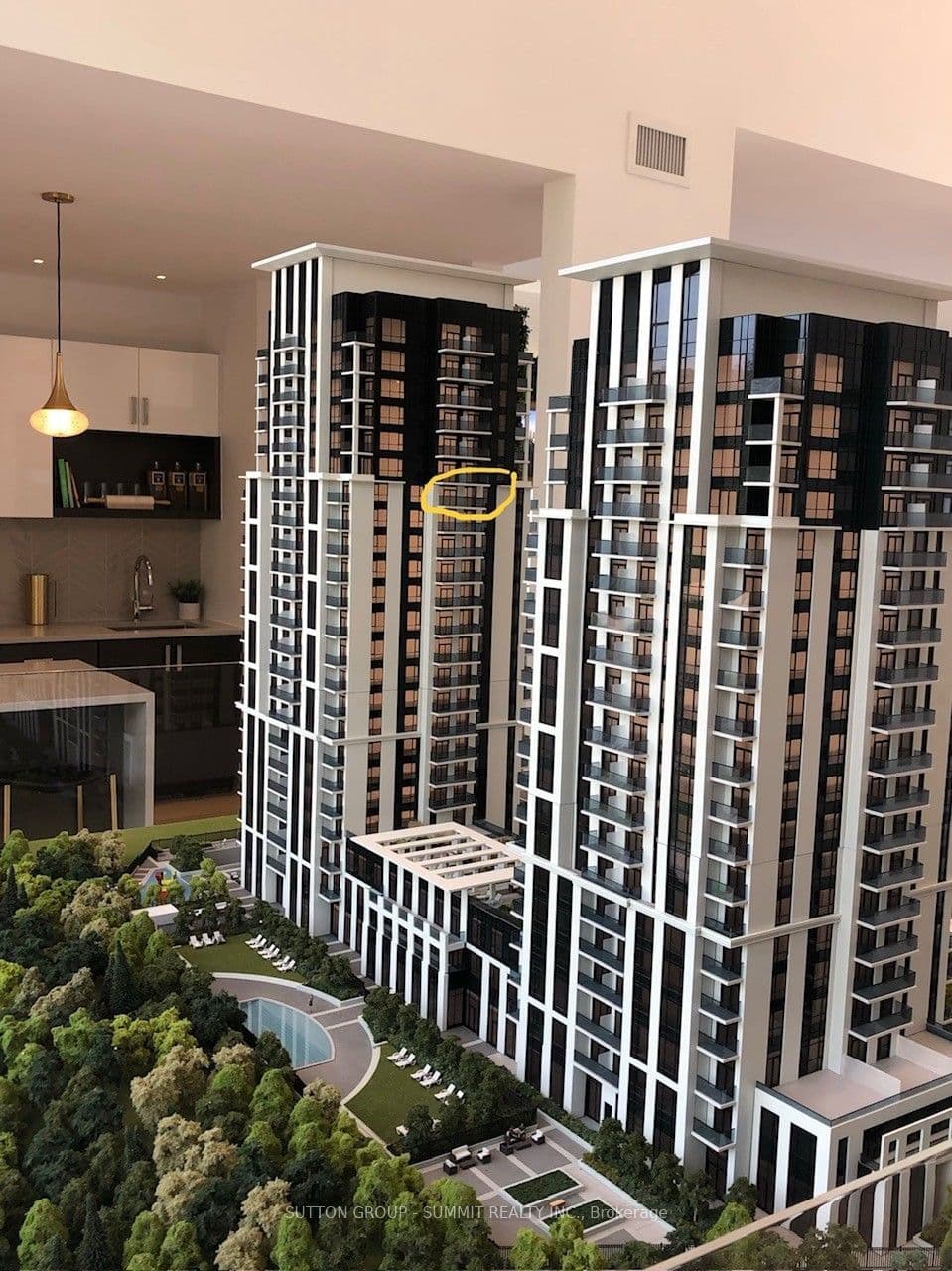 202 Burnhamthorpe Road E, Unit 1708W