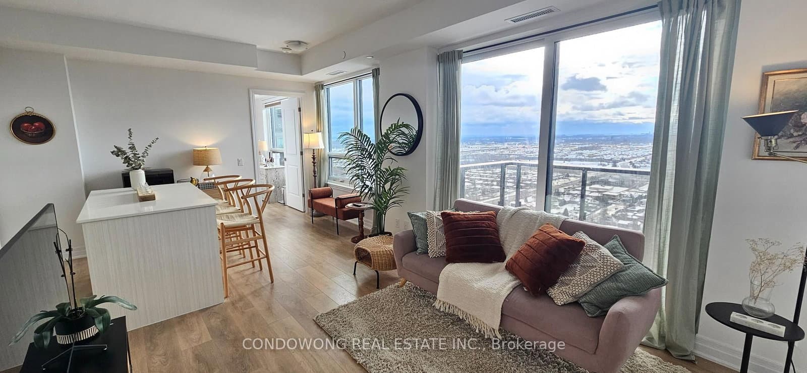 36 Elm Drive W, Unit 3208