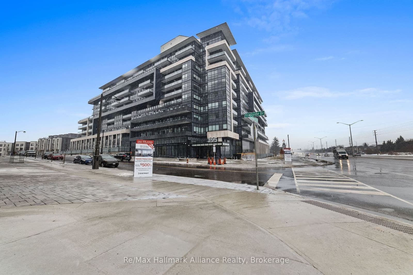 395 Dundas Street W, Unit PH23