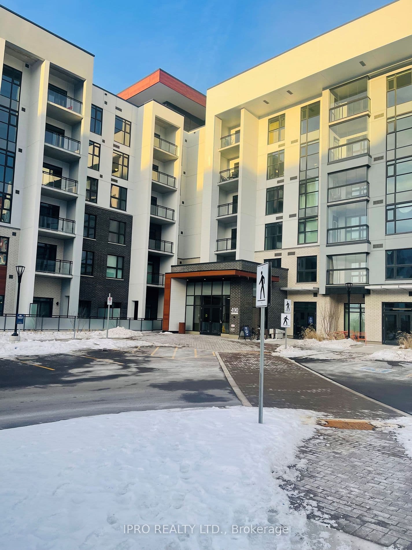 490 Gordon Krantz Avenue, Unit 521