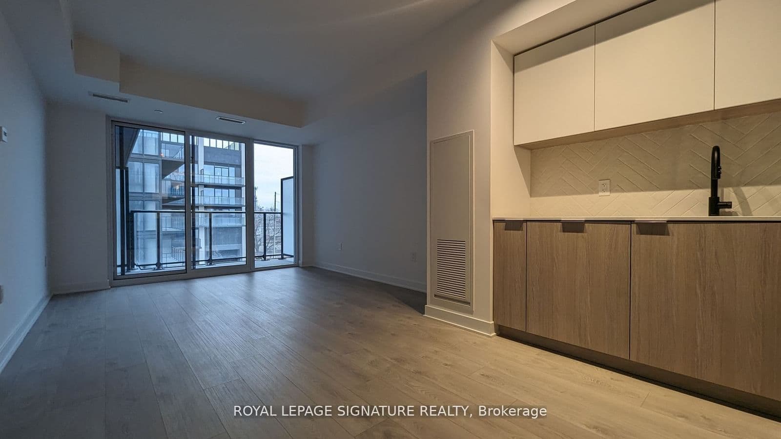 36 Zorra Street, Unit 408