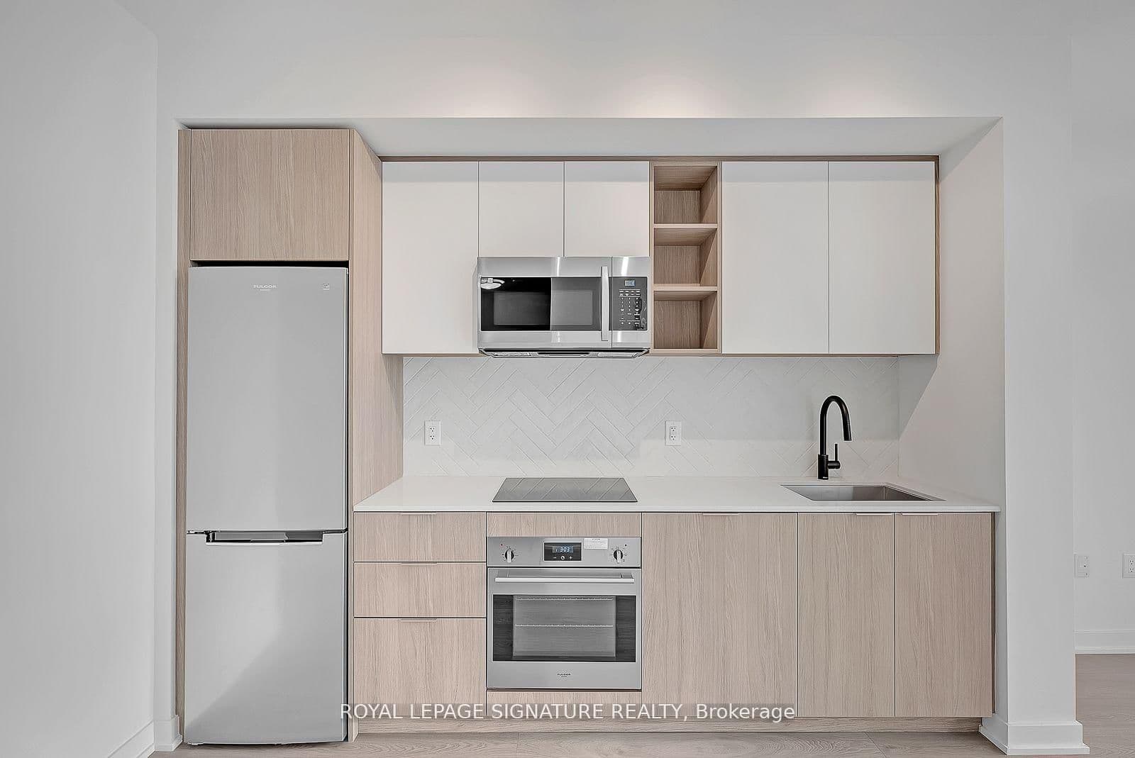 36 Zorra Street, Unit 902