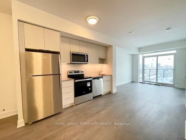 202 Burnhamthorpe Road E, Unit 2005W