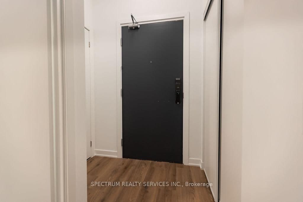 395 Dundas Street W, Unit 229