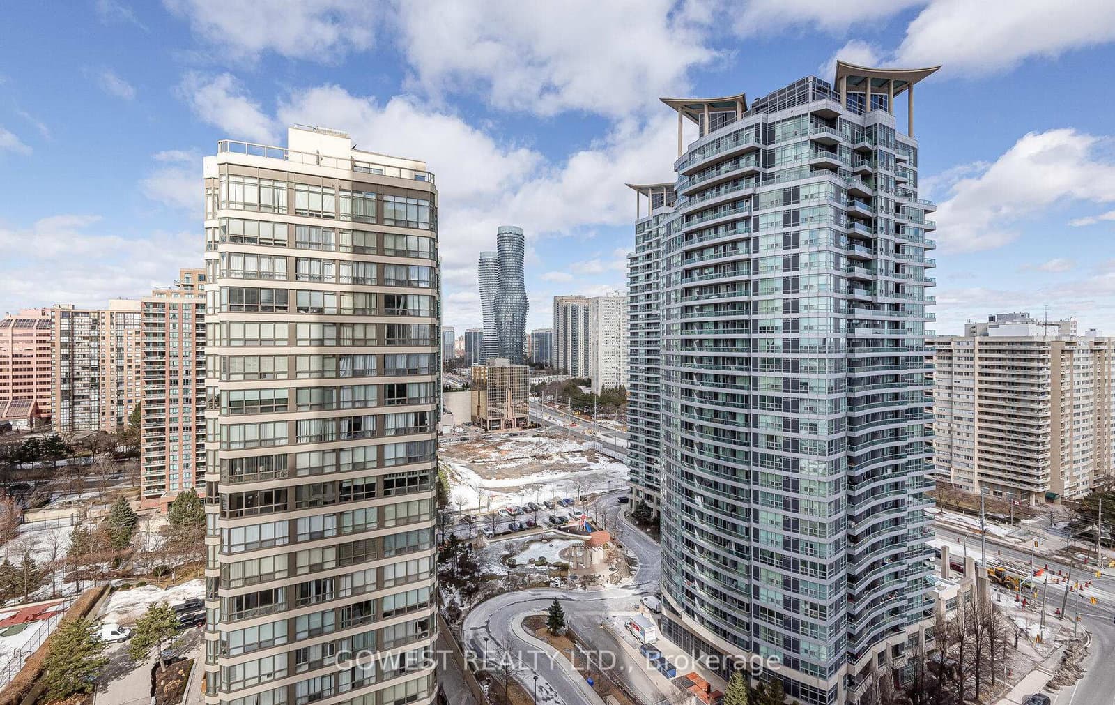 36 Elm Drive W, Unit 1701