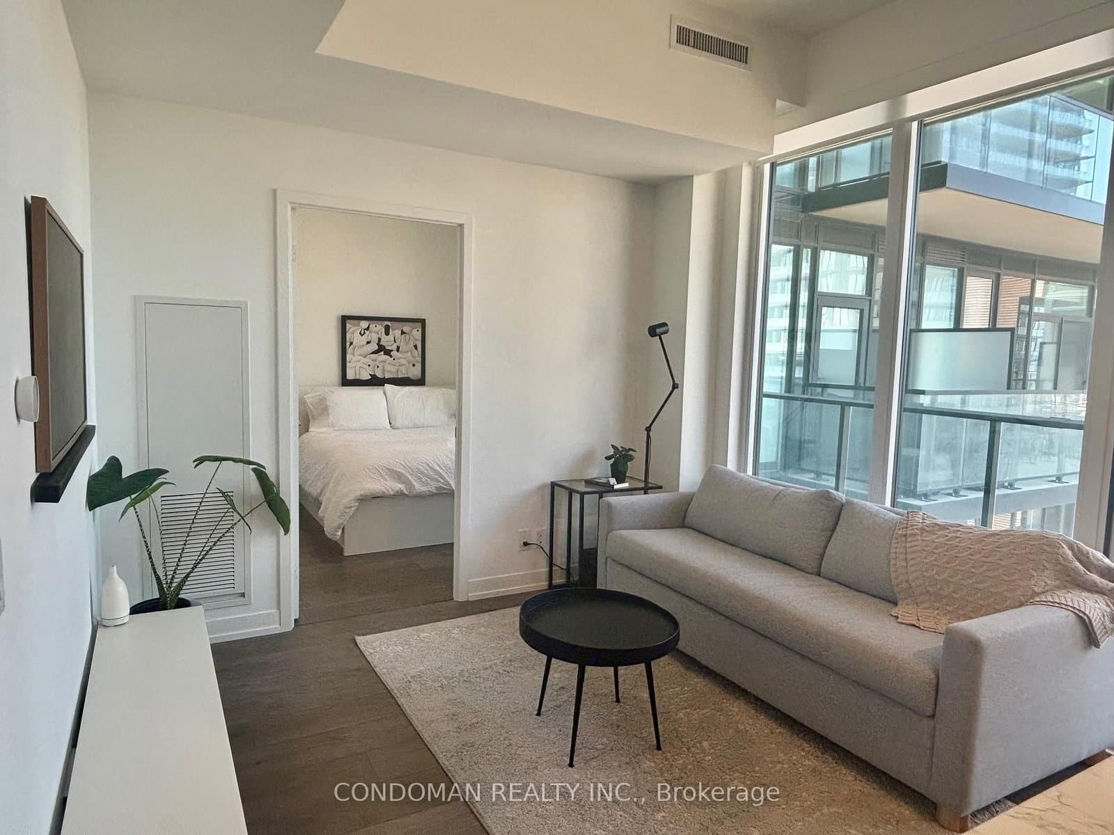 270 Dufferin Street, Unit 902