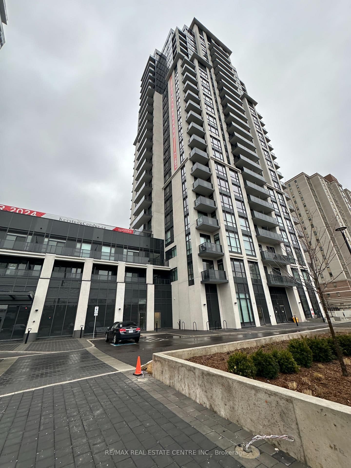 202 Burnhamthorpe Road E, Unit 1309W