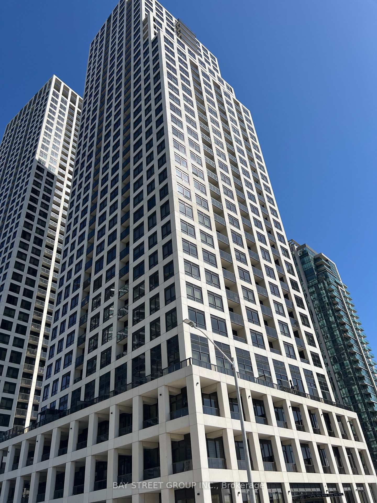 36 Elm Drive W, Unit 2205