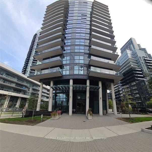 39 Annie Craig Drive, Unit 421