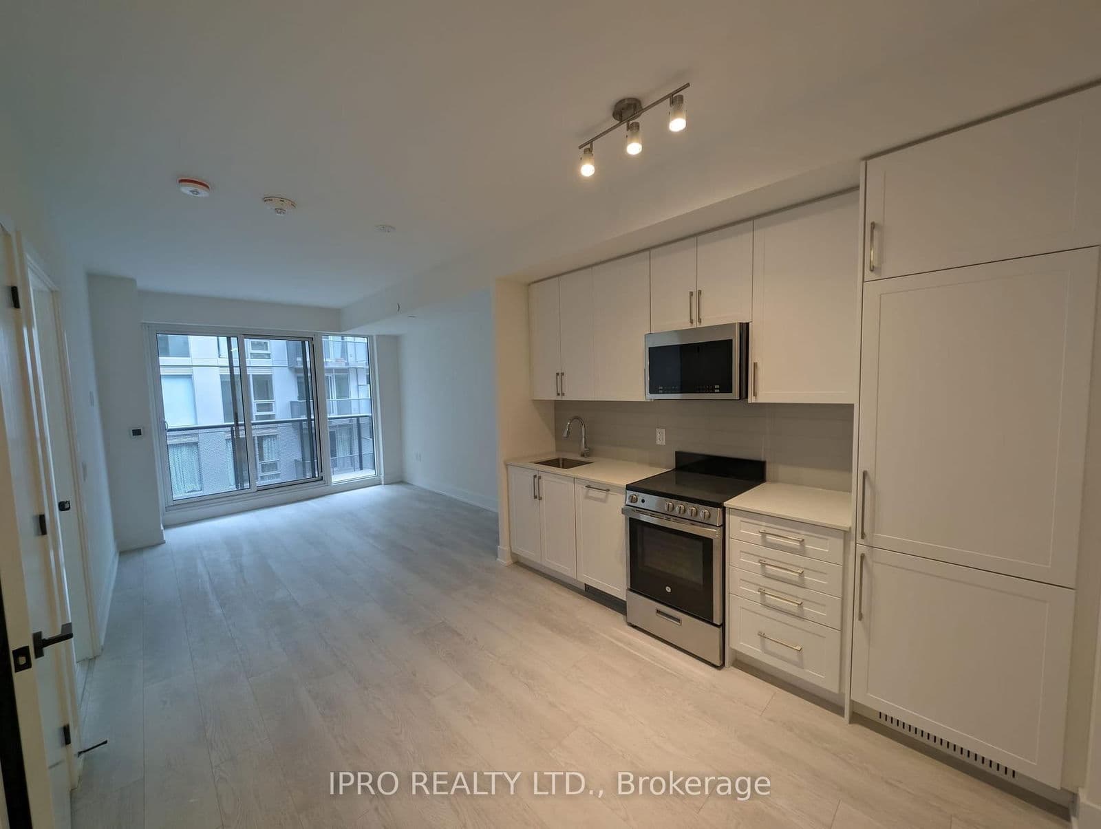 2450 Old Bronte Road, Unit 402