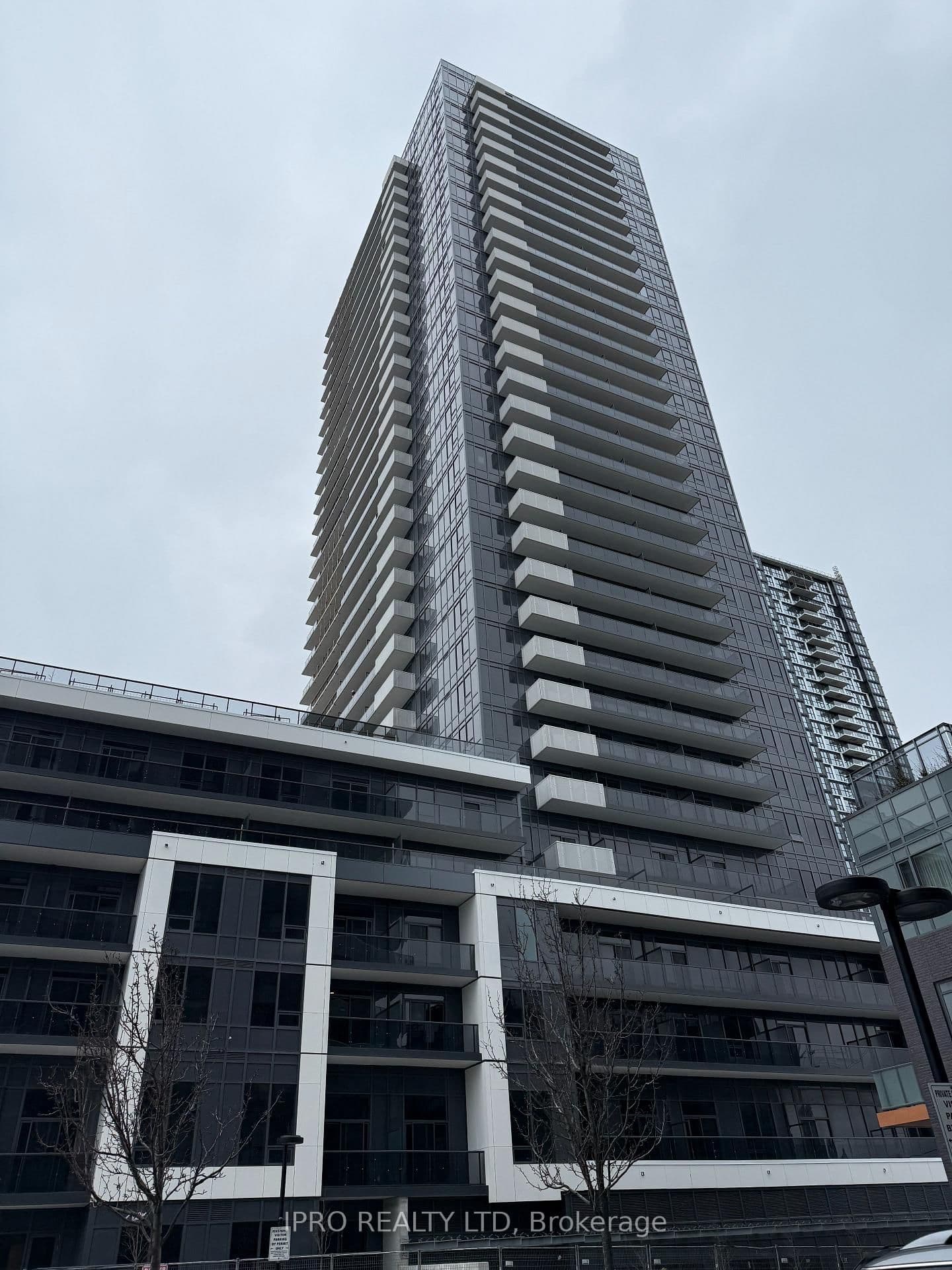 5105 Hurontario Street N, Unit 322