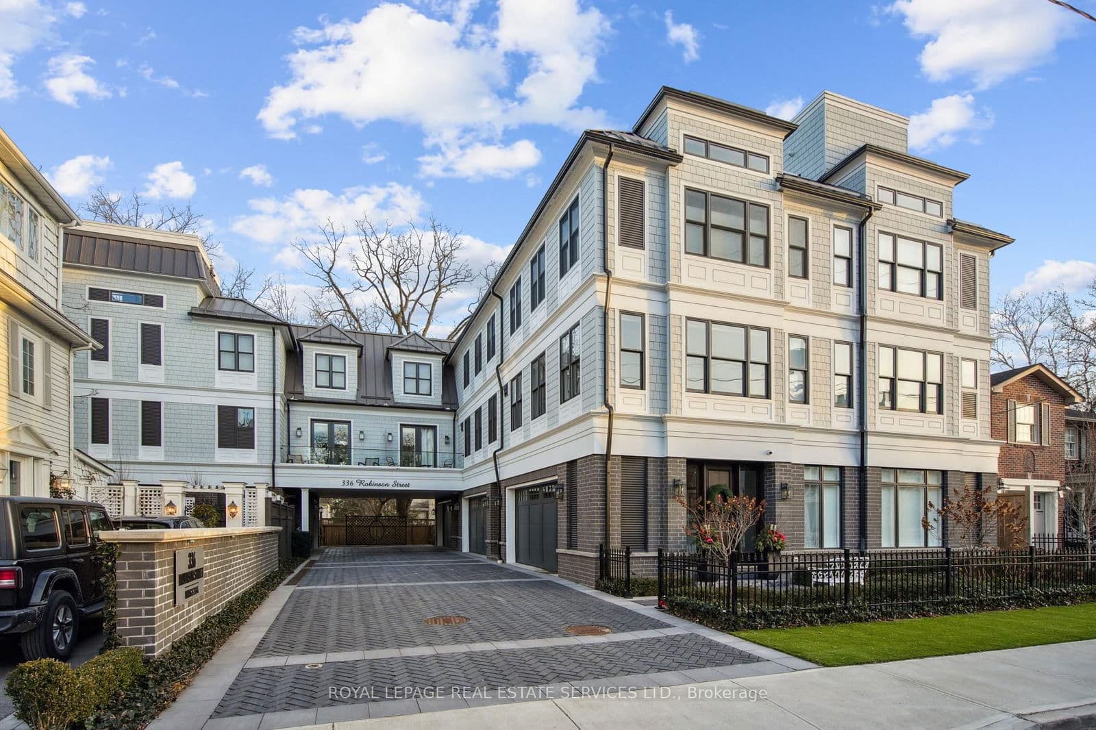 336 Robinson Street, Unit 2