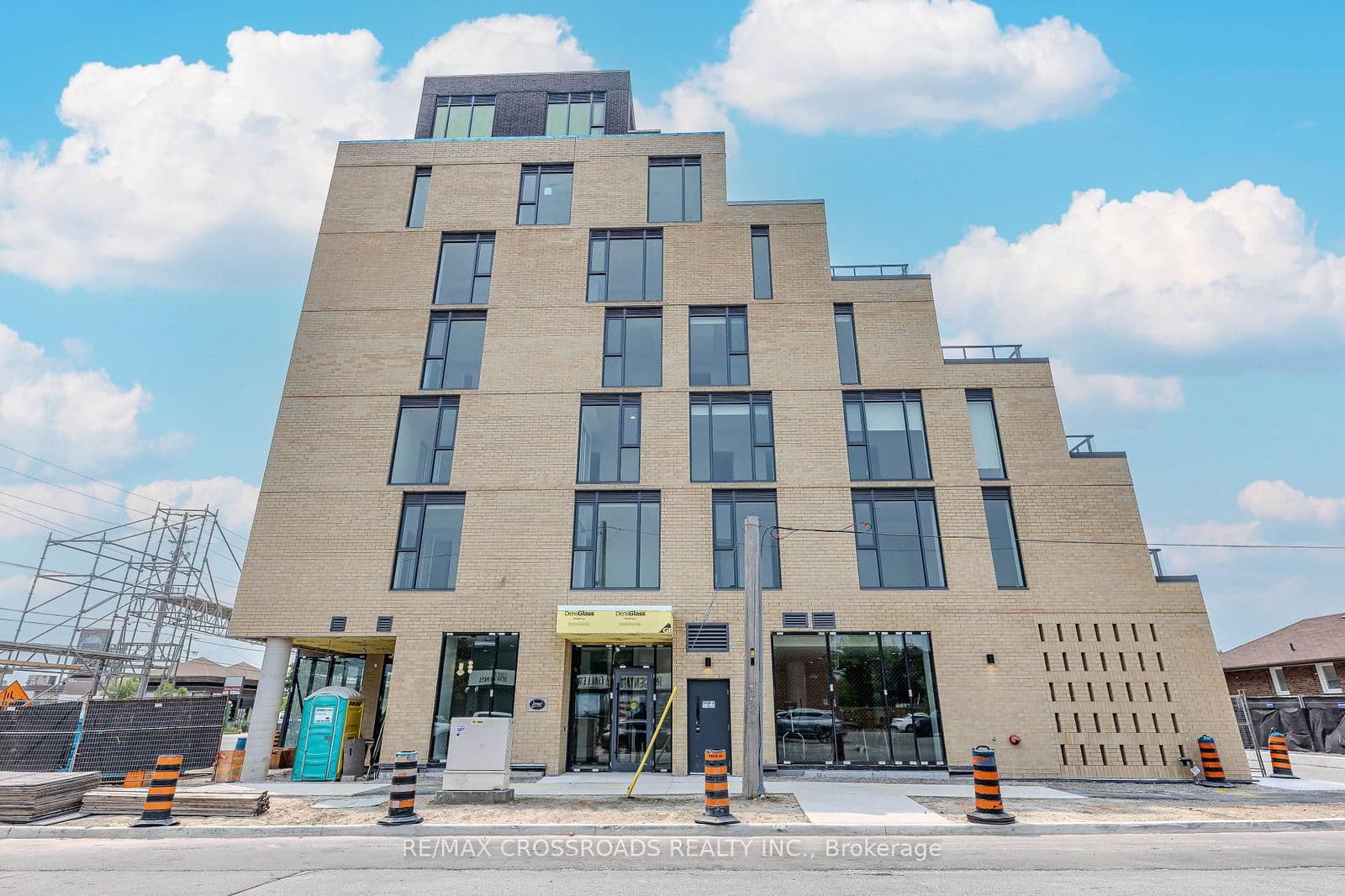 6 Chartwell Road, Unit 304