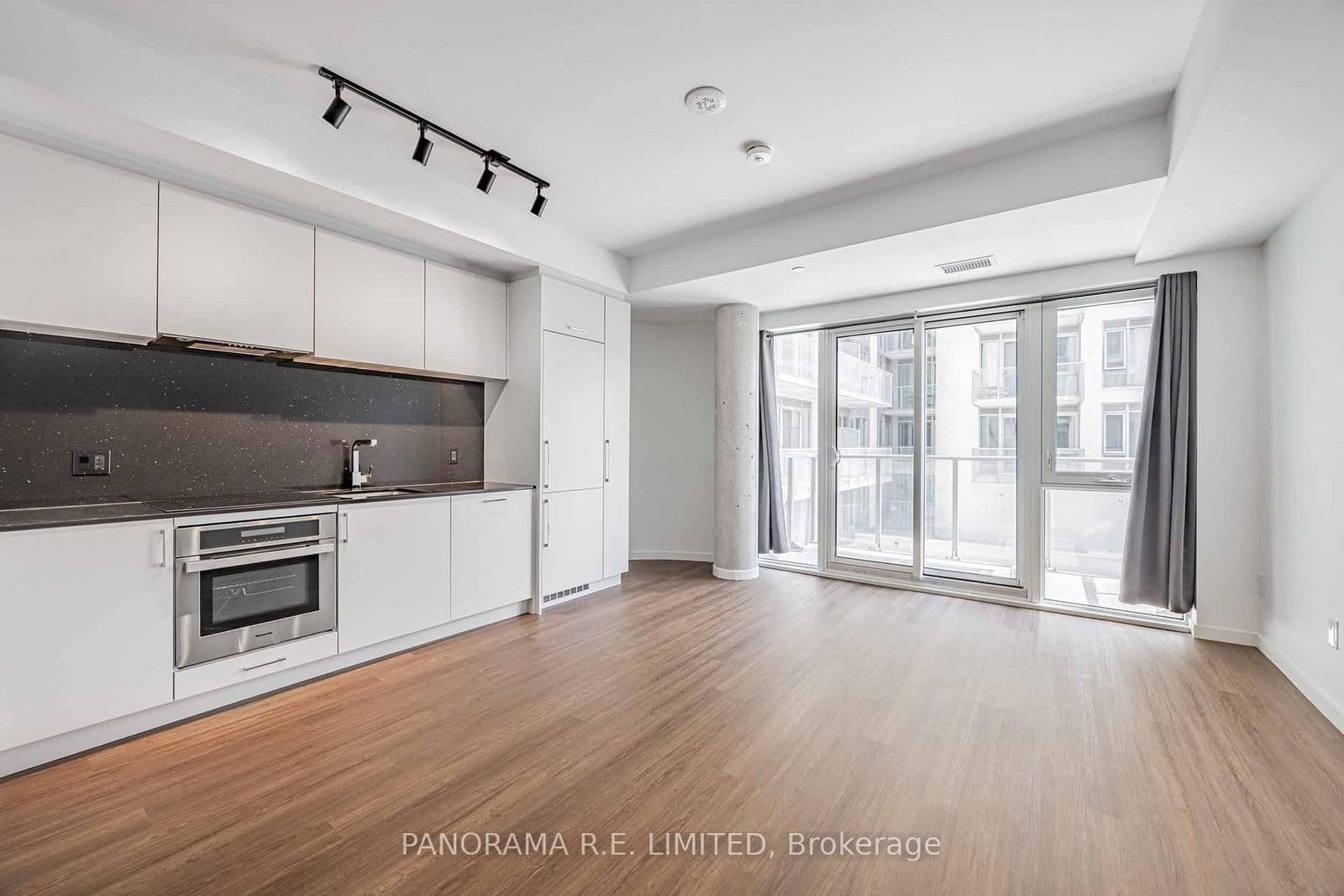 689 The Queensway, Unit 305