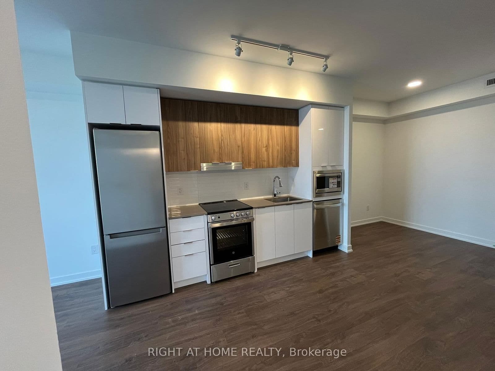 5105 Hurontario Street, Unit 1003