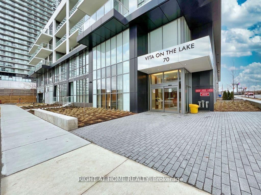 70 Annie Craig Drive, Unit 5208
