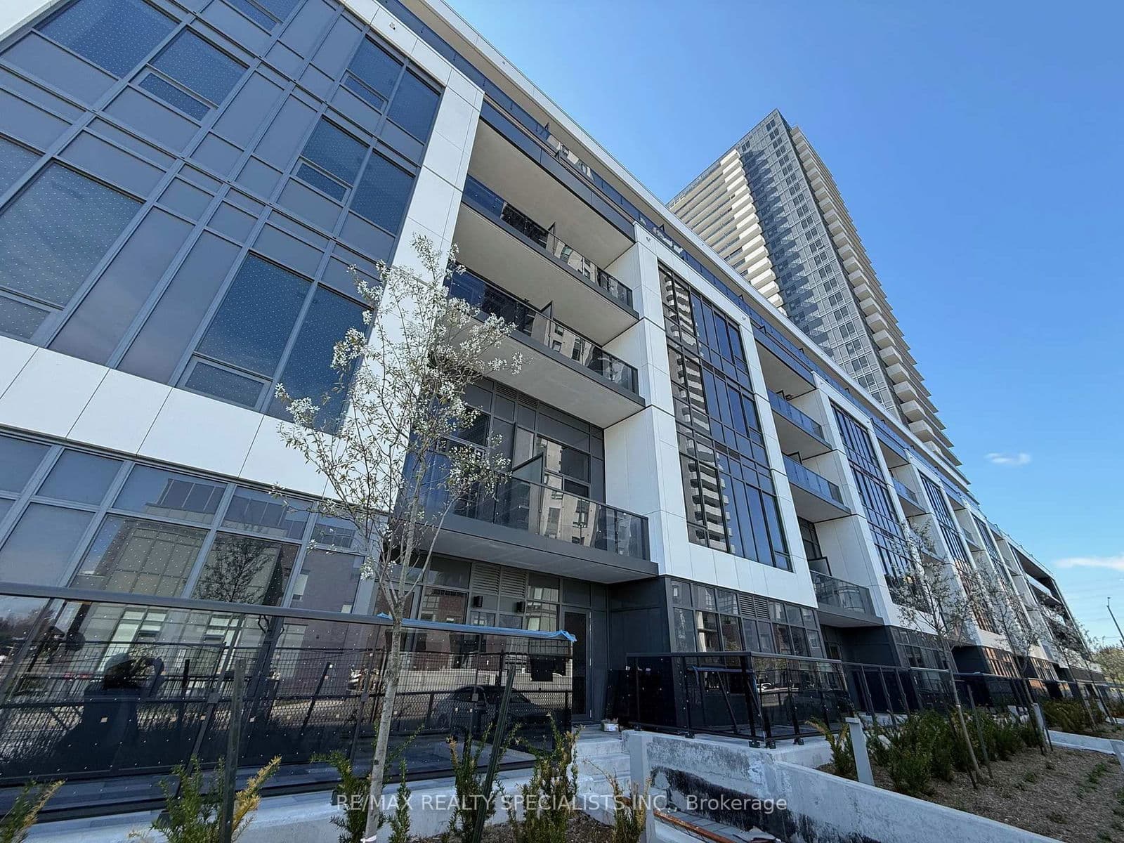 5105 Hurontario Street, Unit 3203