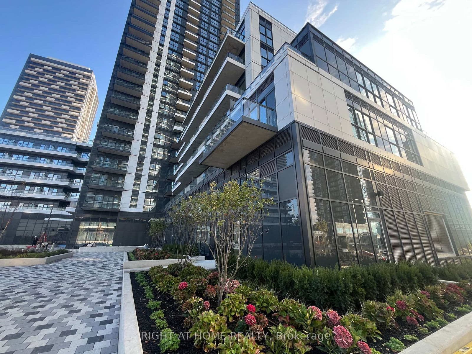 15 Watergarden Drive, Unit 324