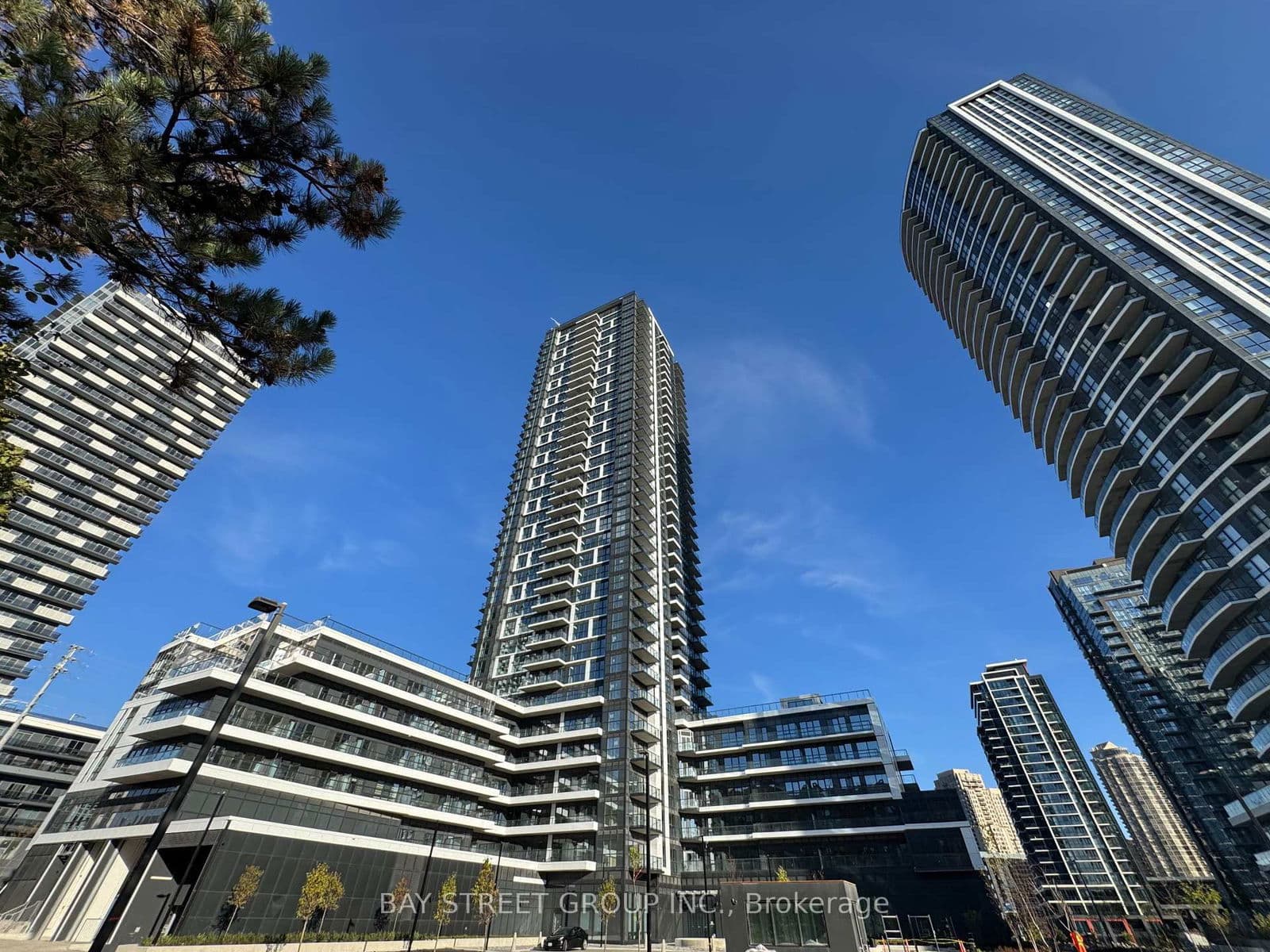 15 Watergarden Drive, Unit 907