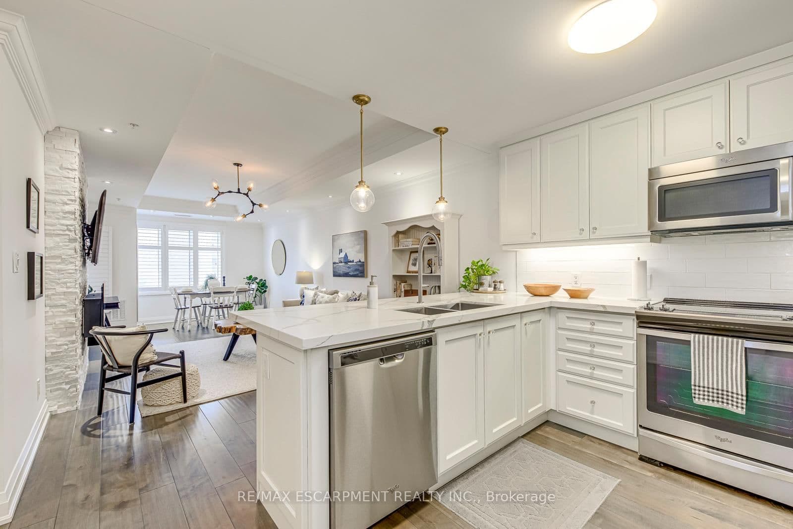 70 Stewart Street, Unit 401