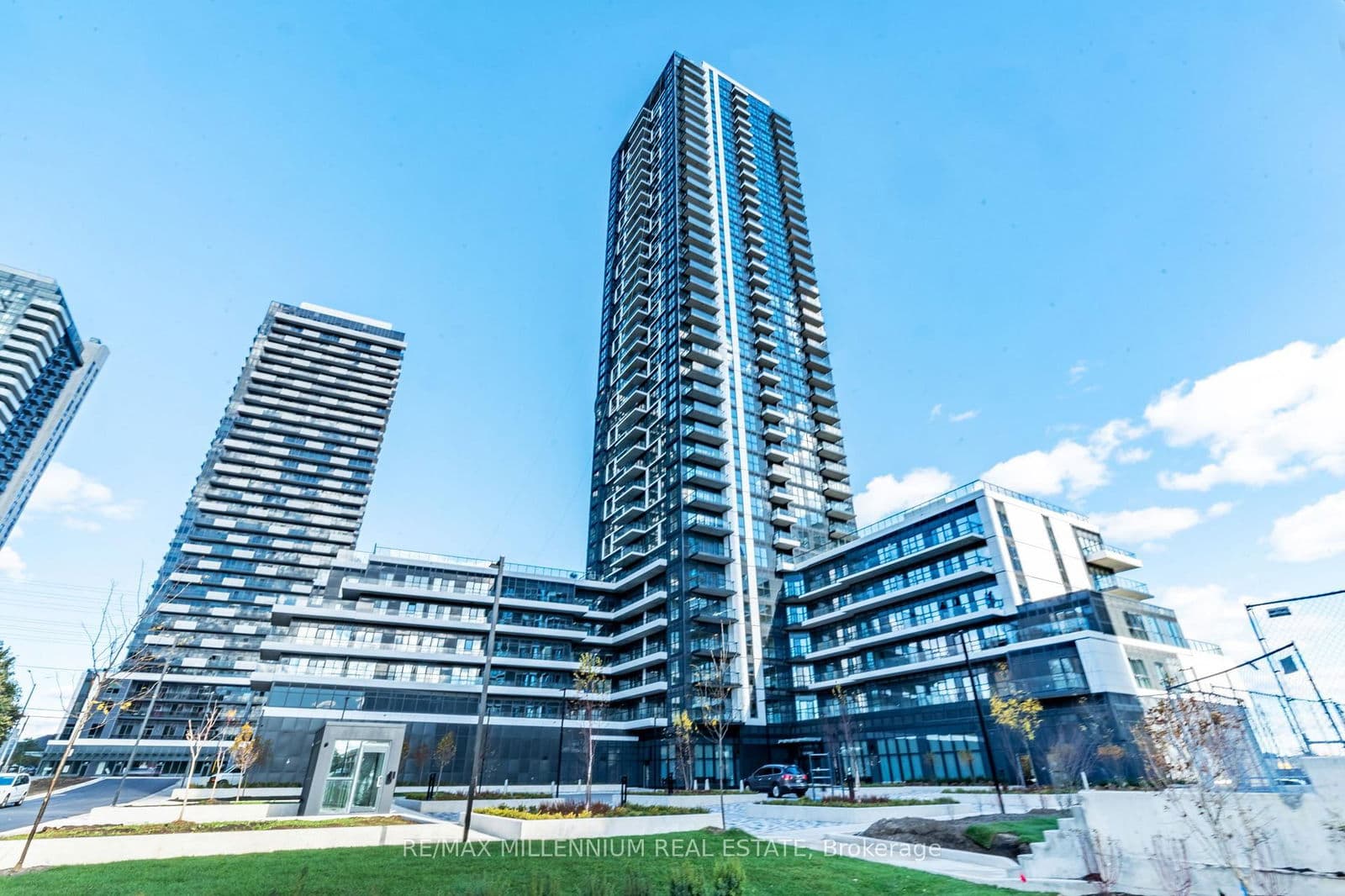 15 Watergarden Drive, Unit 2810