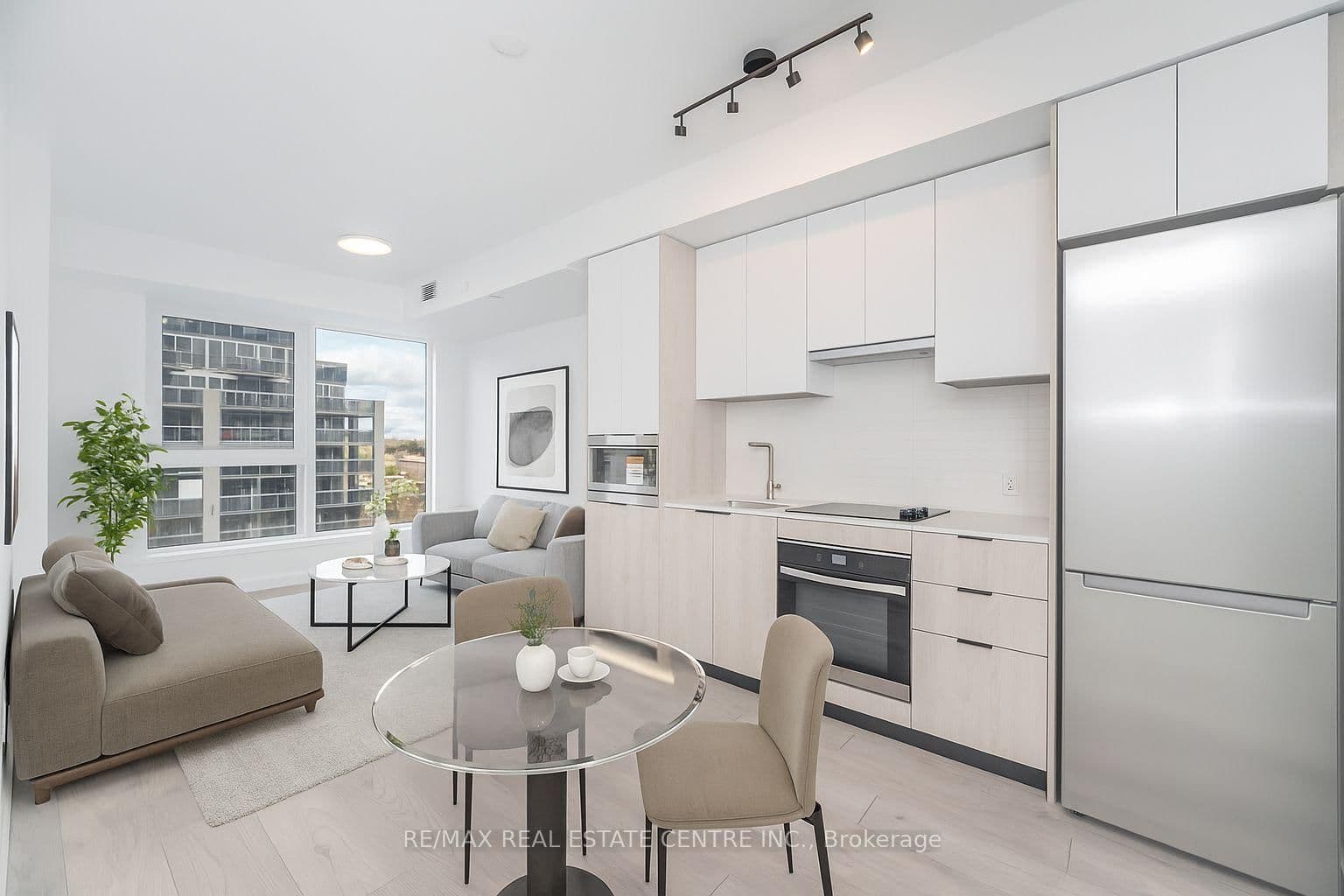 1007 The Queensway, Unit 432