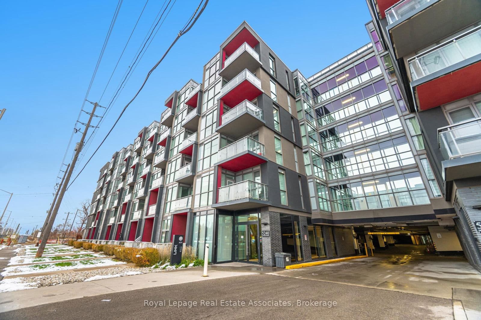#B401 - 5240 Dundas Street