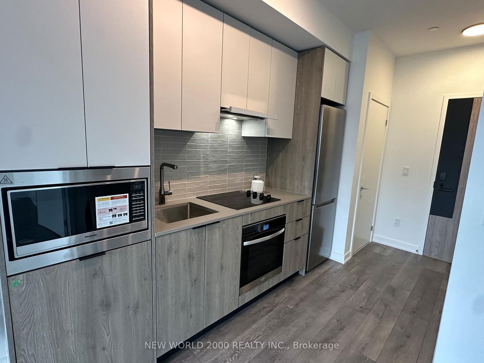 1007 The Queensway, Unit 629