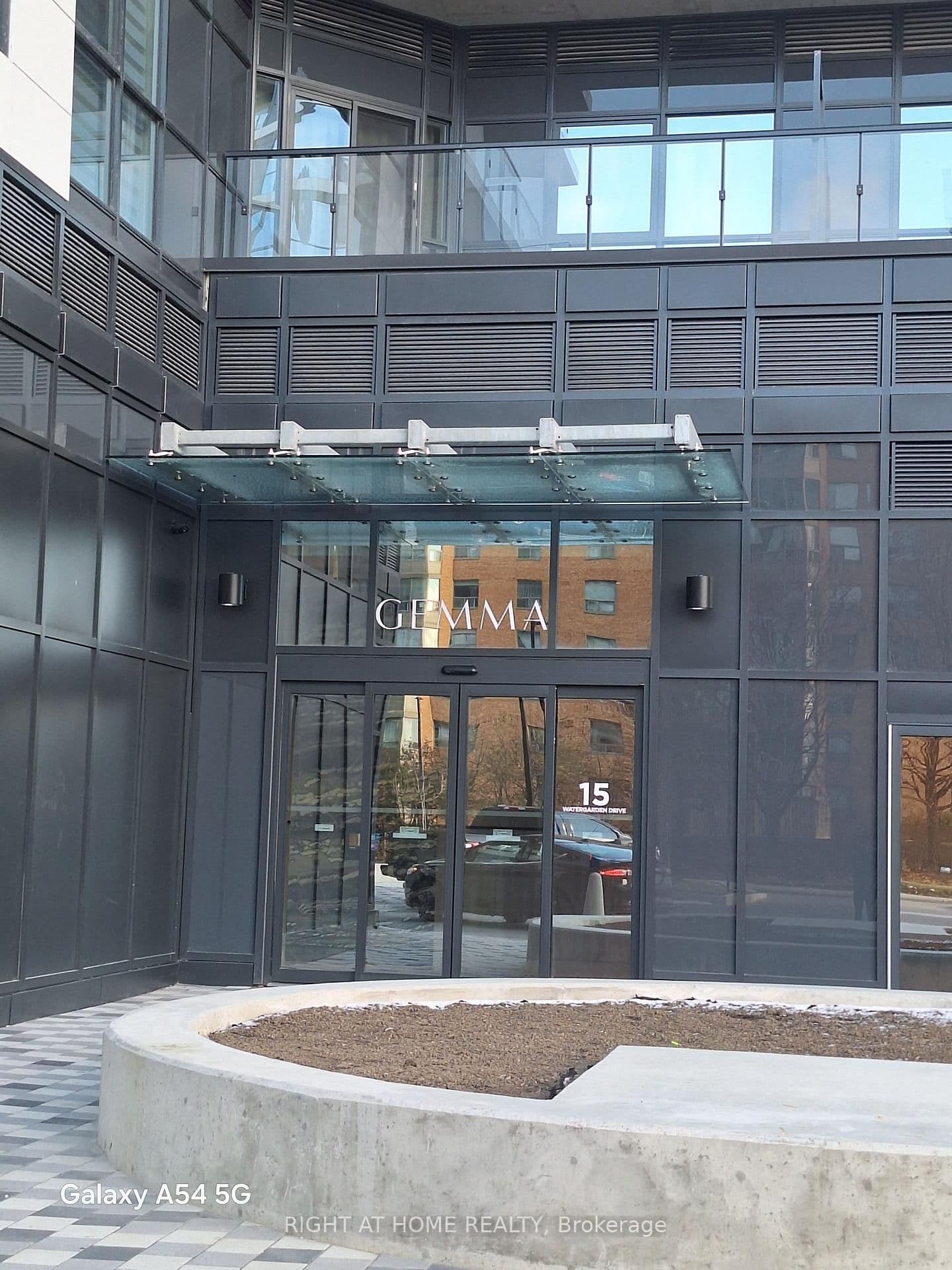 15 Watergarden Drive, Unit 905