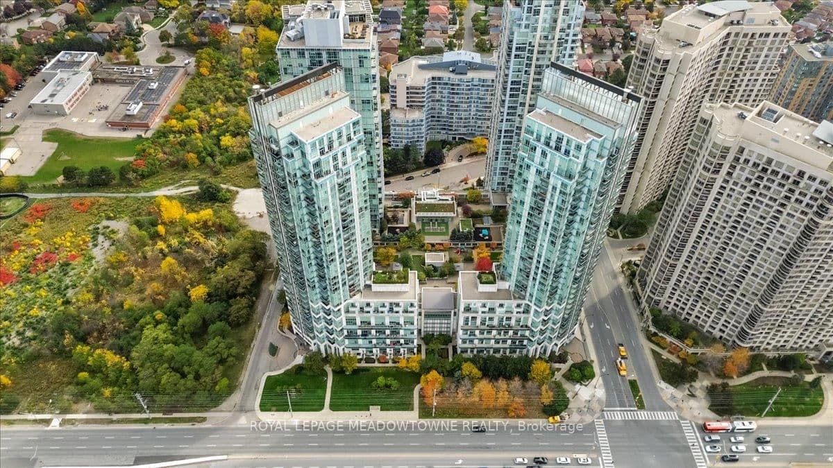 #914 - 220 Burnhamthorpe Road W