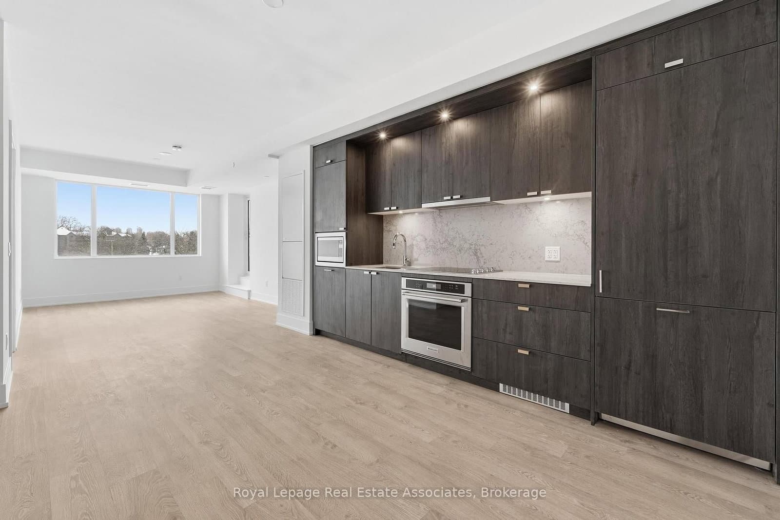 259 The Kingsway, Unit 220