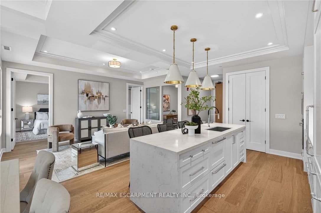 123 Maurice Drive, Unit 401